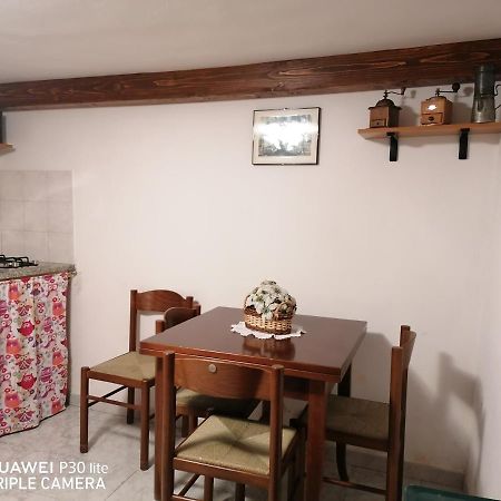 La Casa Di Luisa Apartment Santu Lussurgiu Bagian luar foto